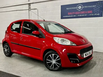 Used Peugeot 107 Active 68 HP (50 kW) 2014 Red Hatchback