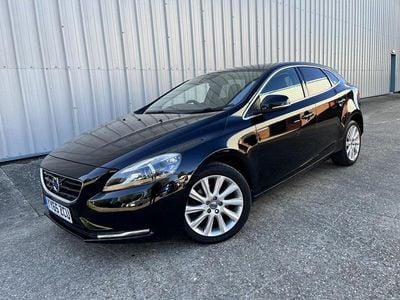 Usado Volvo V40 SE Lux 120 HP (88 kW) 2016 Preto Citadino