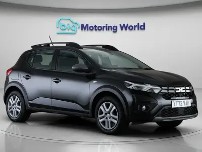 Begagnad Dacia Sandero Expression 90 HK (66 kW) 2023 Svart Halvkombi
