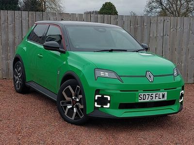 New Renault R5 Urban 88 kW (120 HP) 2025 Green Hatchback