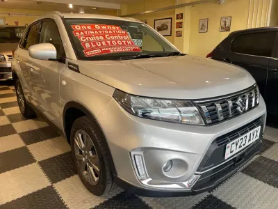 Gebraucht Suzuki Vitara SZ-T 129 PS (94 kW) 2023 Silber SUV