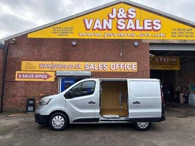 Used Renault Trafic Business 150 HP (110 kW) 2022 Grey MPV