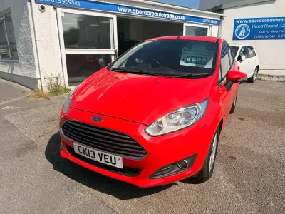 Used Ford Fiesta Zetec 82 HP (60 kW) 2013 Red Hatchback