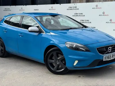 Begagnad Volvo V40 R-Design 150 HK (110 kW) 2015 Blå Halvkombi