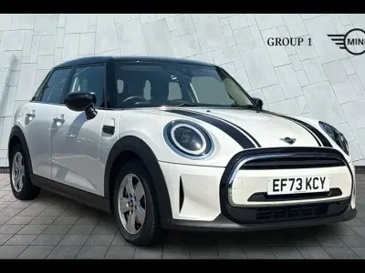 Used Mini Cooper Classic 136 HP (100 kW) 2023 White Hatchback