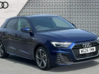 Novo Audi A1 Sportback S-Line 116 HP (85 kW) 2026 Azul Citadino