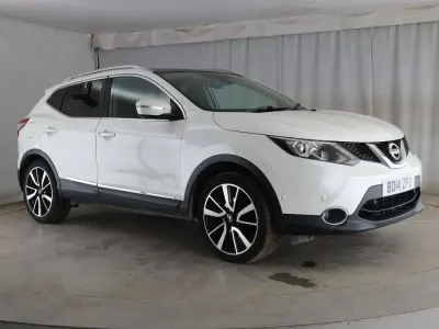 Used Nissan Qashqai Tekna 2014 White SUV