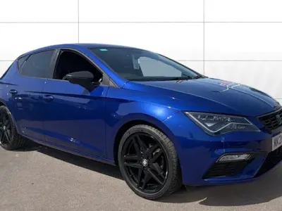 Usata Seat Leon Black Edition 150 CV (110 kW) 2020 Blu Utilitaria