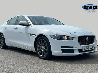 Used Jaguar XE Ingenium 200 HP (147 kW) 2017 White Sedan
