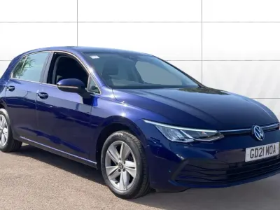 Used VW Golf VIII Life 115 HP (84 kW) 2021 Blue Hatchback