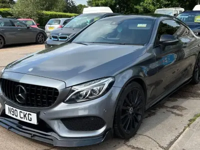 Usado Mercedes C300 AMG Line Premium Plus 245 CV (180 kW) 2017 Gris Coupe