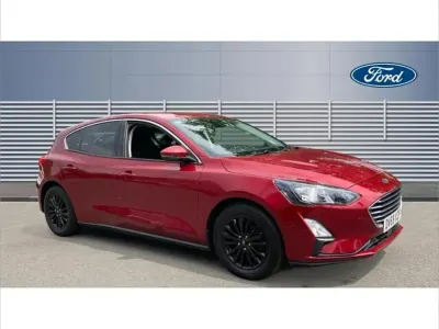 Used Ford Focus Titanium 123 HP (90 kW) 2019 Red Hatchback
