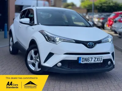Used Toyota C-HR 122 HP (89 kW) 2017 White SUV