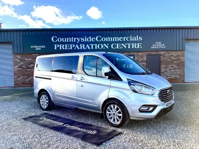Begagnad Ford Tourneo Titanium 130 HK (95 kW) 2019 Silver Minibuss