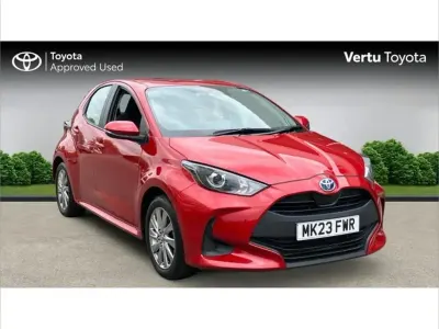 Used Toyota Yaris Hybrid 113 HP (83 kW) 2023 Red Hatchback