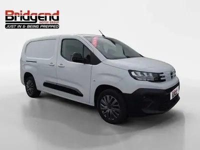 Second-hand Peugeot Partner S 131 CP (96 kW) 2024 Alb Monovolum