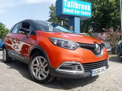 Used Renault Captur Dynamique 90 HP (66 kW) 2016 Orange SUV