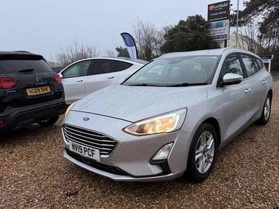 Used Ford Focus Zetec 120 HP (88 kW) 2019 Silver with dark interior trim Estate