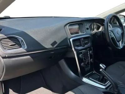 Used Volvo V40 Plus 150 HP (110 kW) 2018 Black Hatchback