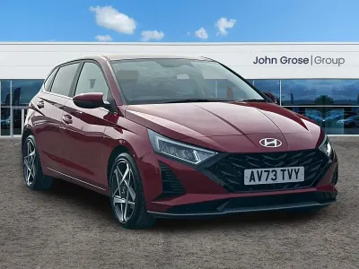 Used Hyundai i20 Premium 90 HP (66 kW) 2024 Red Hatchback