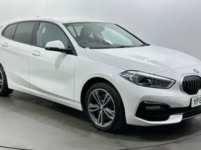 Used BMW 118 Sport Line 140 HP (102 kW) 2019 White Hatchback