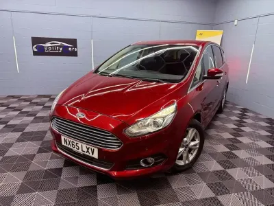 Used Ford S-MAX Titanium 150 HP (110 kW) 2015 Red MPV
