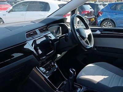 Usado VW Touran SEL 150 HP (110 kW) 2023 Branco Monovolume