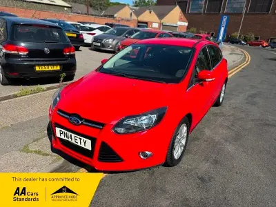 Used Ford Focus Titanium 125 HP (91 kW) 2014 Red