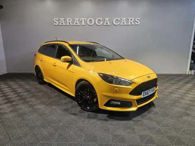 Used Ford Focus ST 250 HP (183 kW) 2017 Yellow Estate