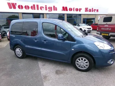 Begagnad Peugeot TePee S 2015 Blå Minibuss