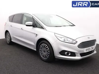 Begagnad Ford S-MAX Titanium 165 HK (121 kW) 2019 Silver Minibuss