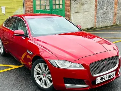 Used Jaguar XF Portfolio 179 HP (131 kW) 2017 Red Sedan