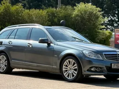 Używany Mercedes C200 Elegance 2011 Szary Kombi