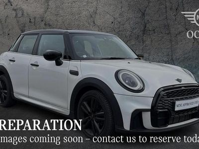 Begagnad Mini Cooper Hatch 134 HK (98 kW) 2023 Vit Halvkombi