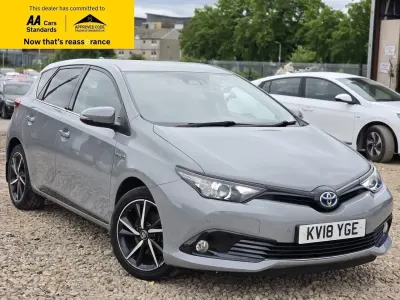 Używany Toyota Auris Hybrid Design 136 KM (100 kW) 2018 Szary Hatchback