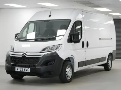 Usado Citroën Relay 140 HP (102 kW) 2023 Branco Van