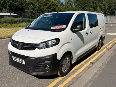 Used Vauxhall Vivaro 145 HP (106 kW) 2022 White MPV