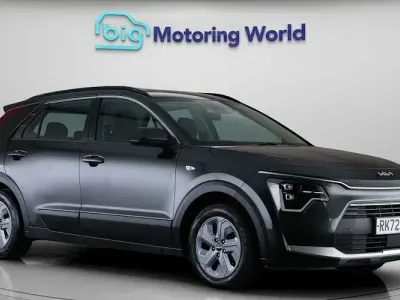 Gebraucht Kia Niro 141 PS (103 kW) 2022 Grau SUV