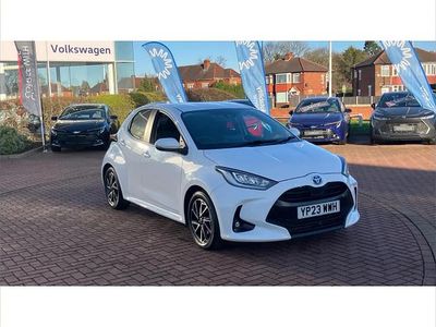 Used Toyota Yaris Hybrid Design 116 HP (85 kW) 2023 White Hatchback