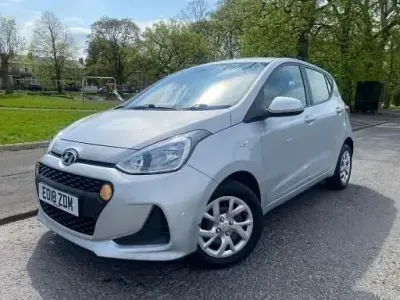 Usado Hyundai i10 SE 67 HP (49 kW) 2018 Prateado Citadino