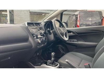 Begagnad Honda Jazz S 102 HK (75 kW) 2019 Vit Halvkombi