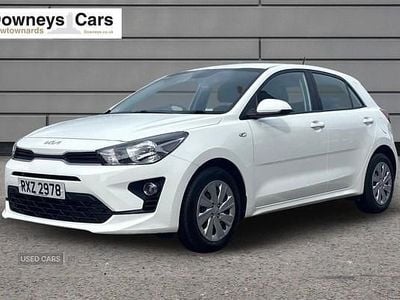 Begagnad Kia Rio 84 HK (61 kW) 2022 Vit Halvkombi