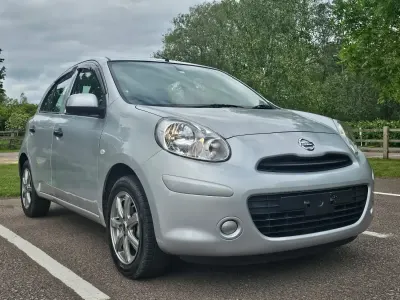 Begagnad Nissan Micra Acenta 2013 Silver Halvkombi