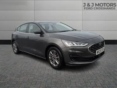 Usado Ford Focus Titanium 125 CV (91 kW) 2025 Gris Utilitario
