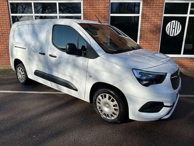 Used Vauxhall Combo Sportive 100 HP (73 kW) 2020 White Van