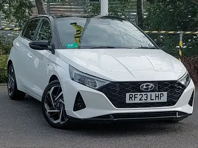 Used Hyundai i20 Ultimate 100 HP (73 kW) 2023 White Hatchback