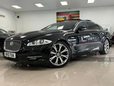 Usado Jaguar XJ Portfolio 275 HP (202 kW) 2013 Preto Sedan