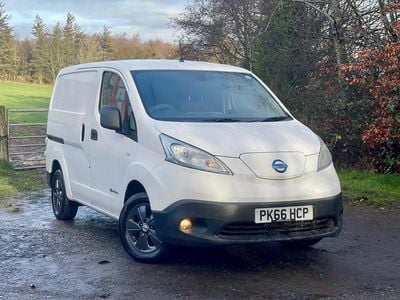 Used Nissan e-NV200 Tekna 80 kW (109 HP) 2016 White MPV