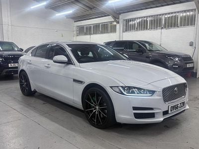 Used Jaguar XE Portfolio 180 HP (132 kW) 2017 White Sedan