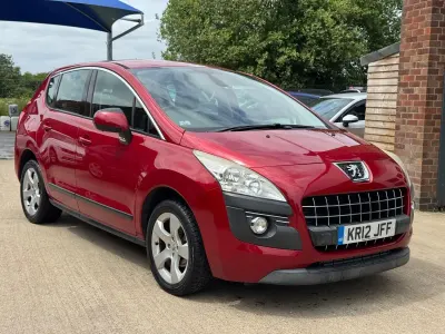 Used Peugeot 3008 Active 112 HP (82 kW) 2012 Red Estate
